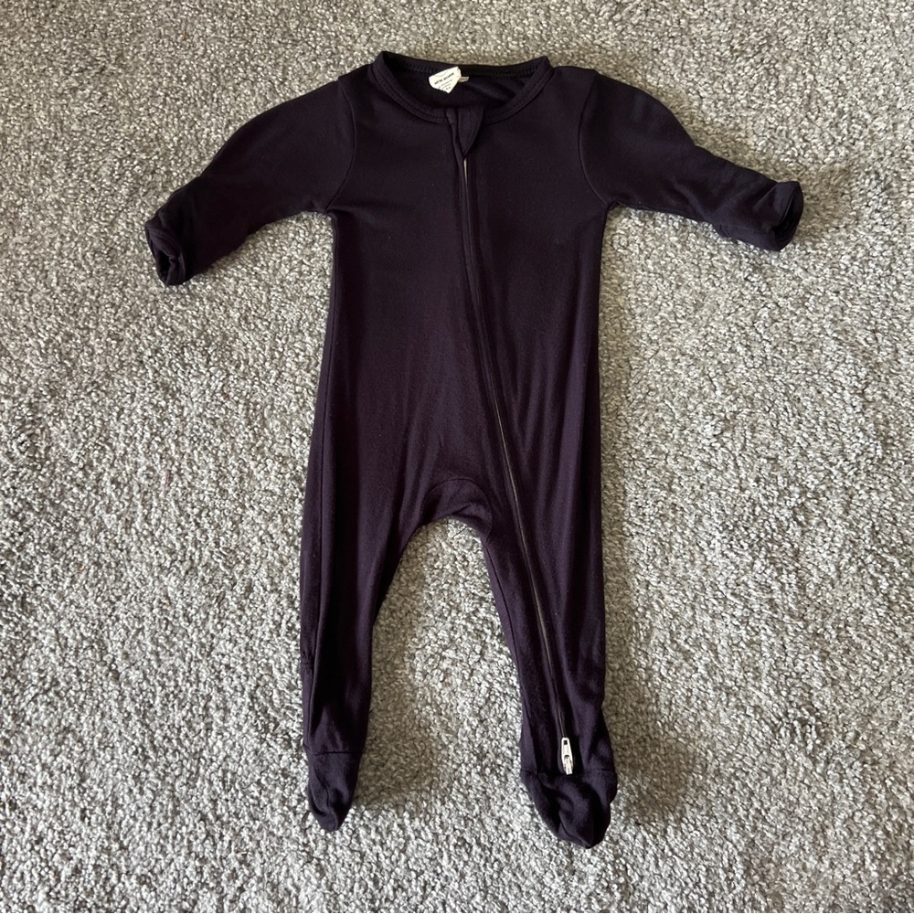 Larkspur sleeper baby newborn black bamboo zippie stretch minimal casual - Picture 1 of 5